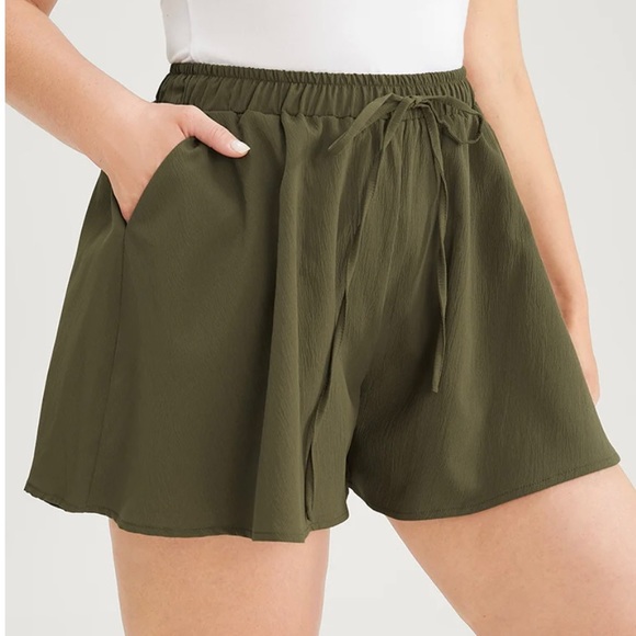 Drawstring Fluttery Shorts - Picture 1 of 4